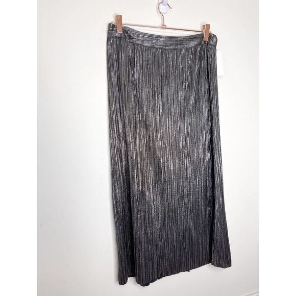 For Love & Lemons Marion Pleated Skirt in Black Metallic Size Large - Picture 3 of 4